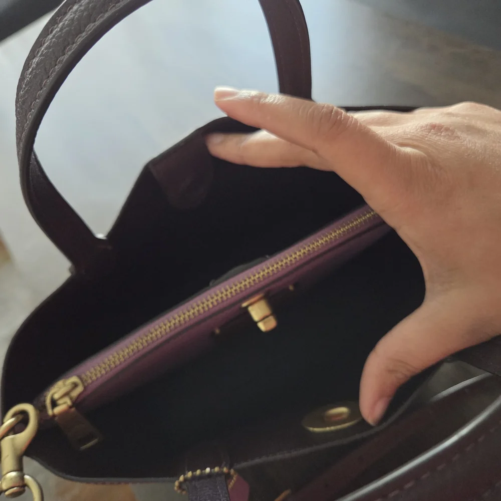 Coach Willow Tote 24 with Pebbled Leather in Deep Berry - Picture 4 of 10
